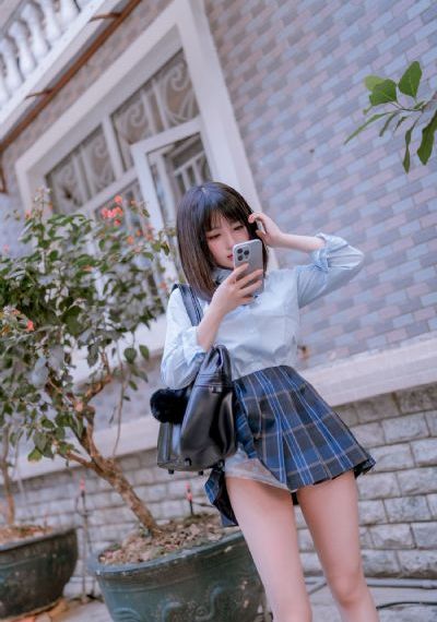 日日摸天天摸人人看_BD英语日本电影免费