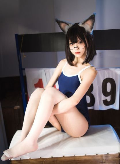 电影院里含着她的乳尖电影_国产精品视频